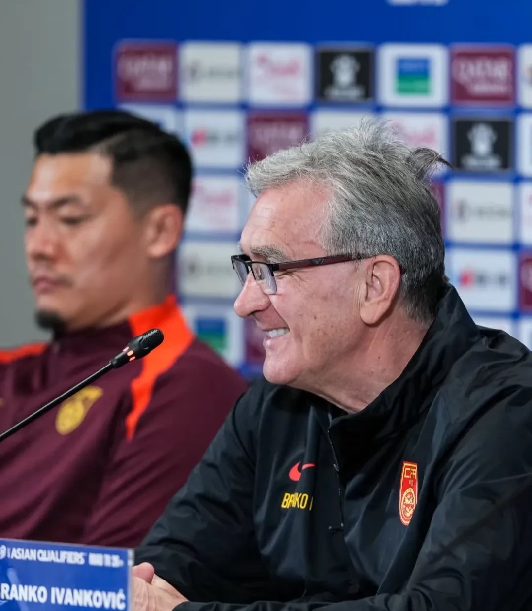 荷甲赛程吃紧，西汉姆冲刺阶段伤情更新，管理层满意，资深球员宣示担当的简单介绍