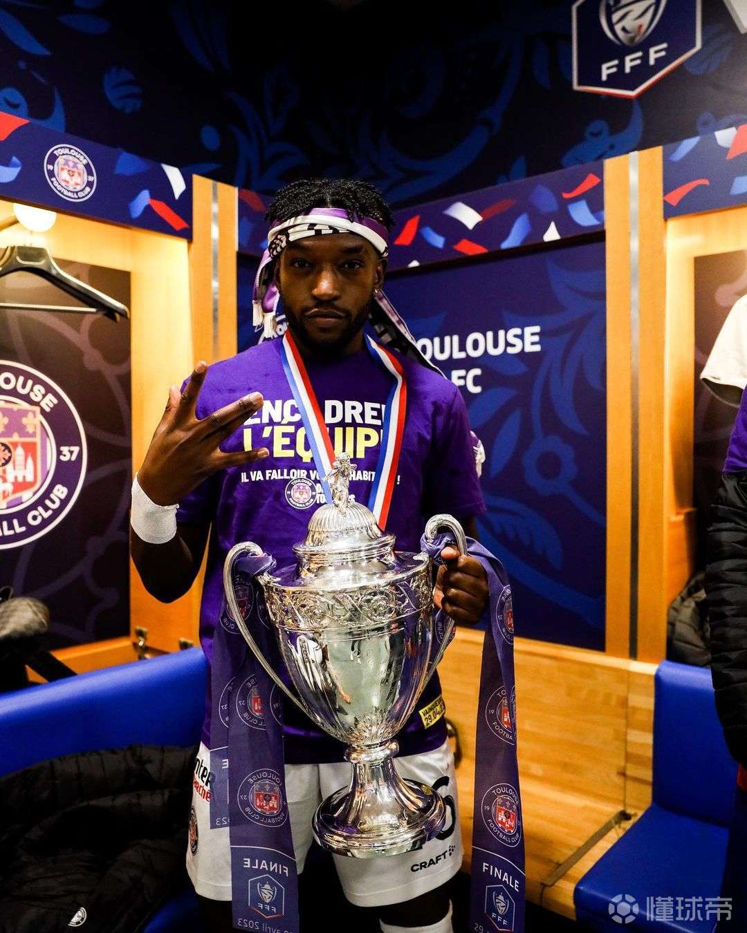 关于集结日深圳男篮调整名单以备法国杯；门线救险环节打磨；管理层满意；赛季目标并未改变的信息