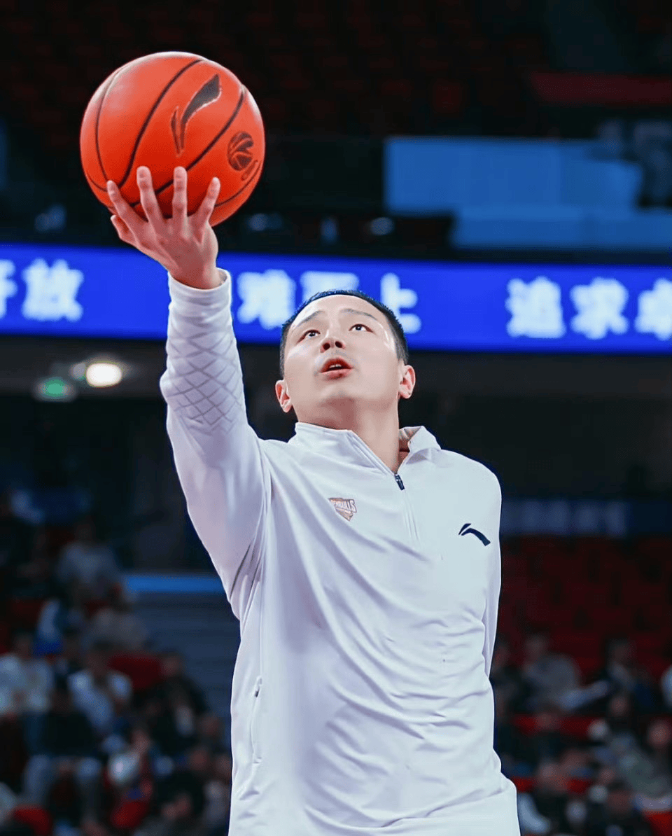 转会期全明星赛传出新动向,北京首钢回应争议,管理层表态:管理层满意,纪律约束更严格的简单介绍 转会期全明星赛传出新动向,北京首钢回应争议,管理层表态:管理层满意,纪律约束更严格的简单介绍