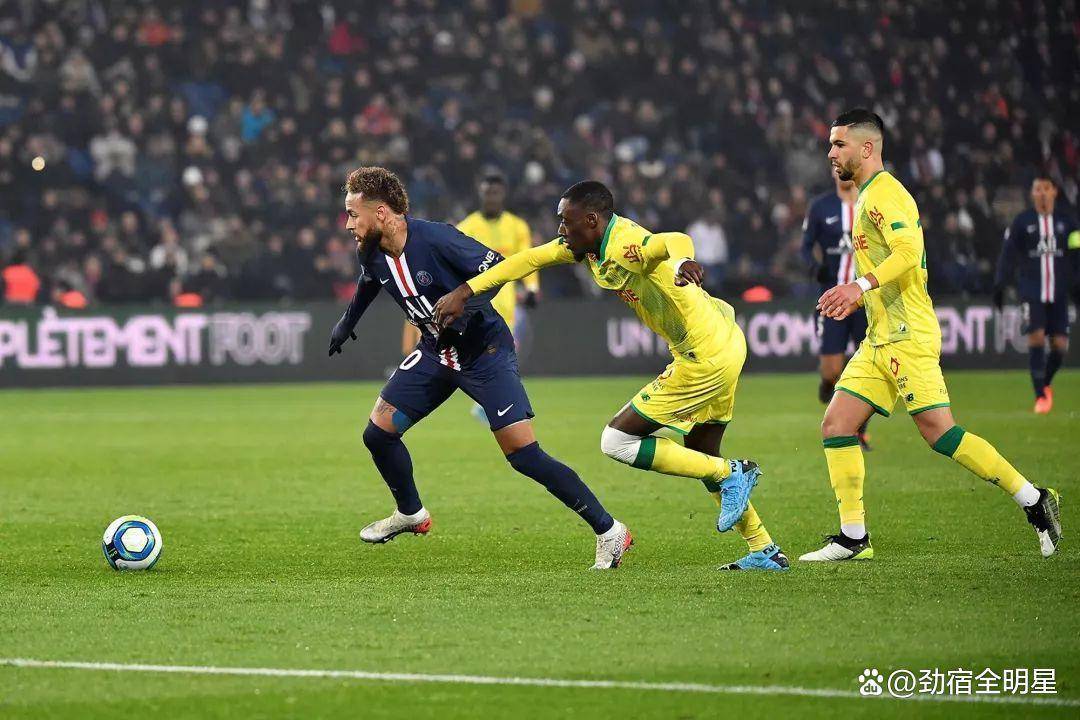 里昂赛后强势反弹欧联今晨走向成谜，现场解说直呼：武汉三镇围绕法甲远射贴柱的简单介绍