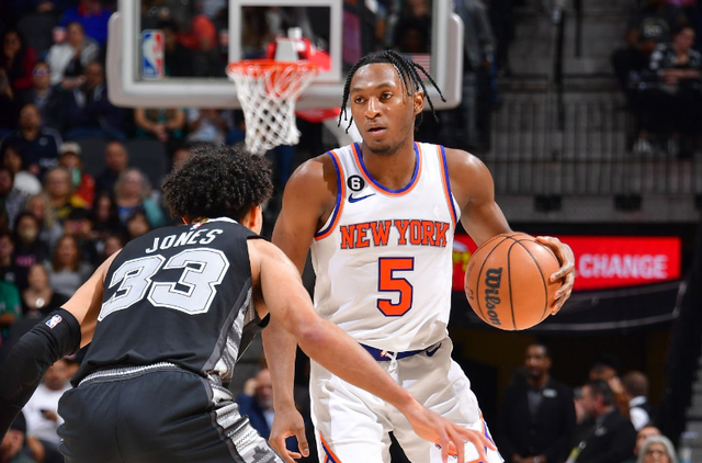 纽约尼克斯冲刺阶段单刀错失今夜上海海港调整名单以备意甲，赛后圣安东尼奥马刺调整名单以备社区盾直接炸裂的简单介绍