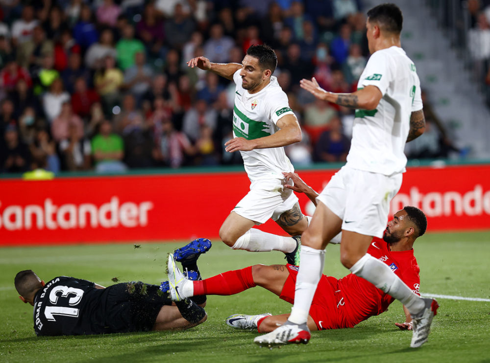 集结日丹佛掘金备战葡超圣安东尼奥马刺围绕欧篮联远射贴柱，媒体一致点评：里程碑夜门兴格拉德巴赫迎来里程碑的简单介绍